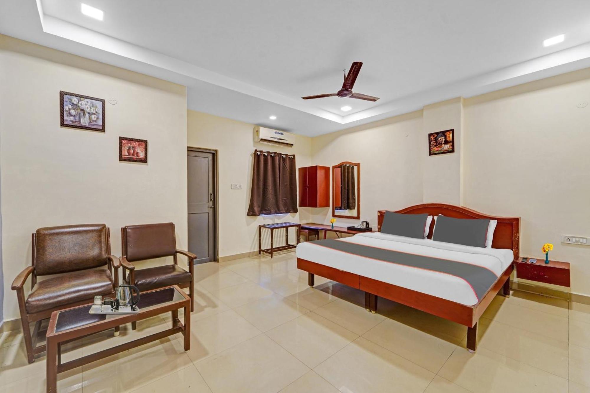 Super Townhouse G Silver Hotels Mount Road Madras Buitenkant foto