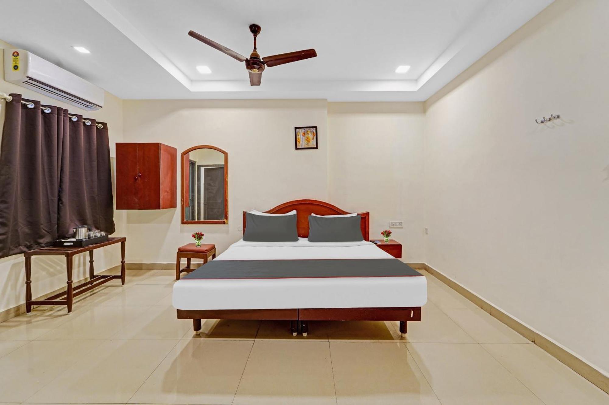 Super Townhouse G Silver Hotels Mount Road Madras Buitenkant foto