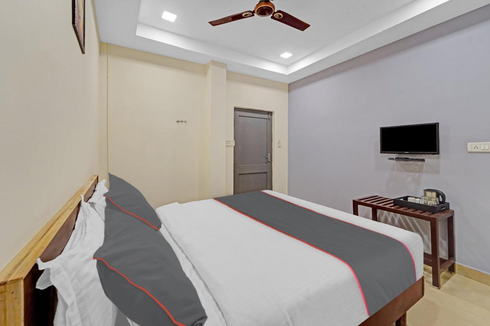 Super Townhouse G Silver Hotels Mount Road Madras Buitenkant foto