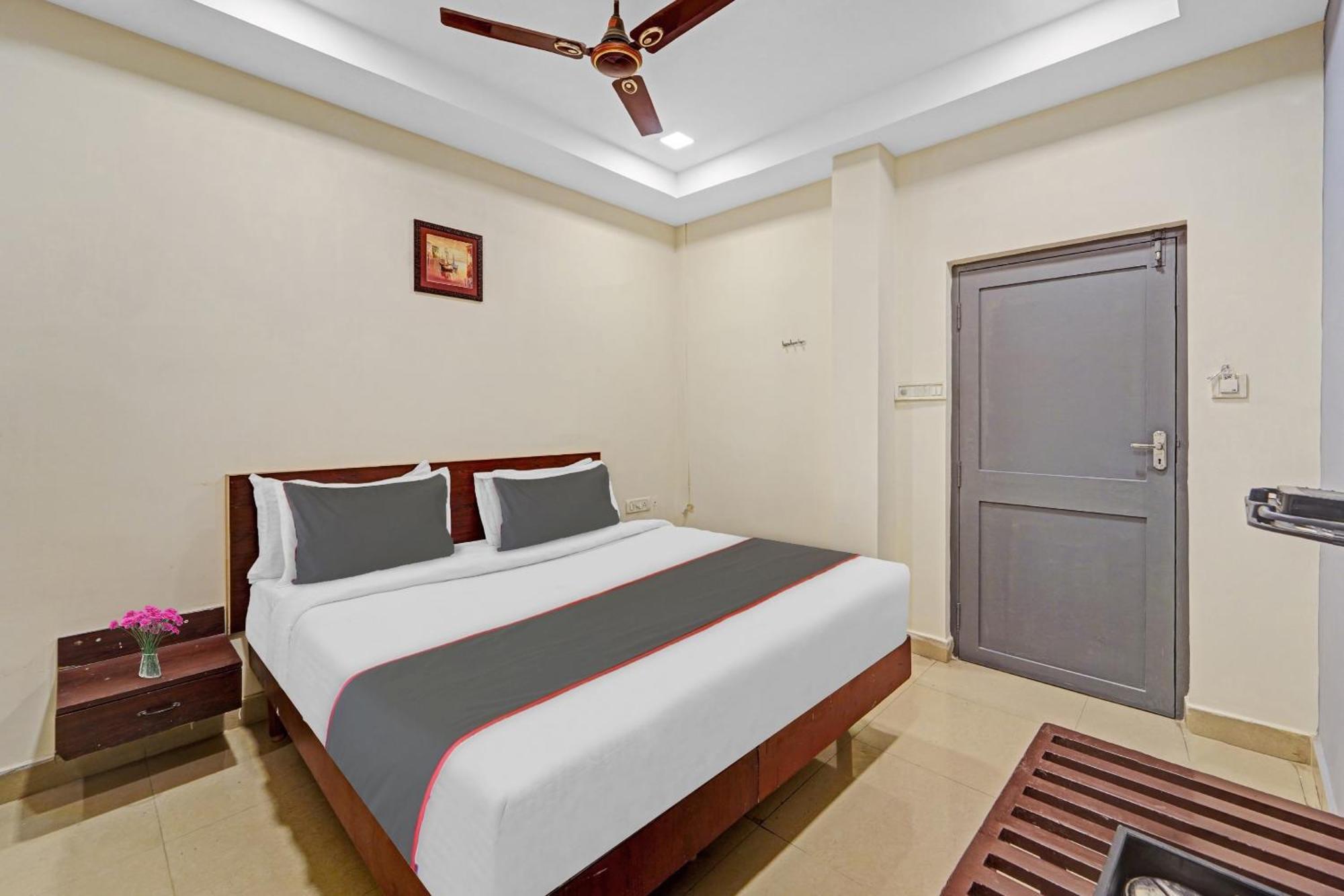 Super Townhouse G Silver Hotels Mount Road Madras Buitenkant foto