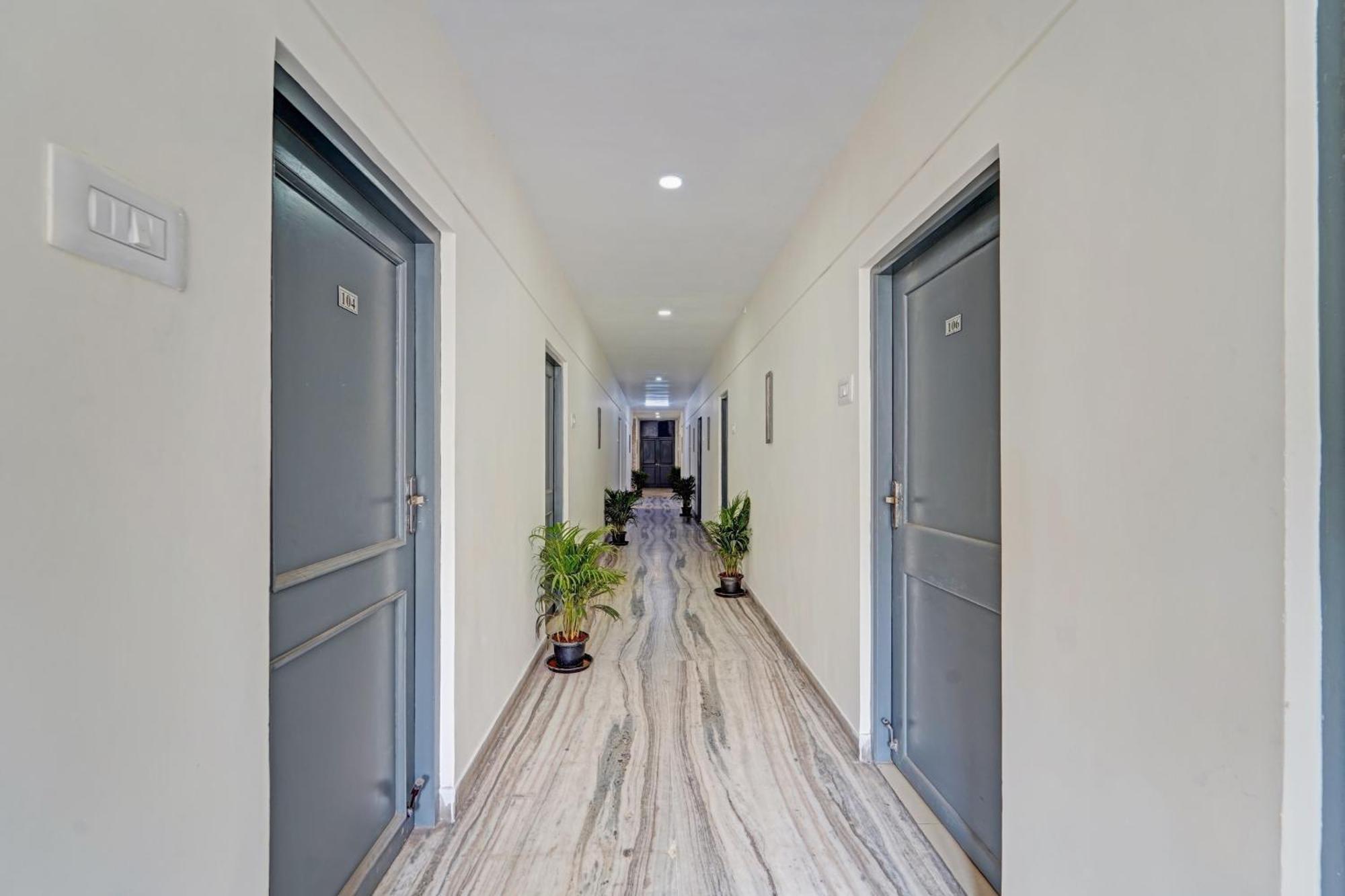 Super Townhouse G Silver Hotels Mount Road Madras Buitenkant foto