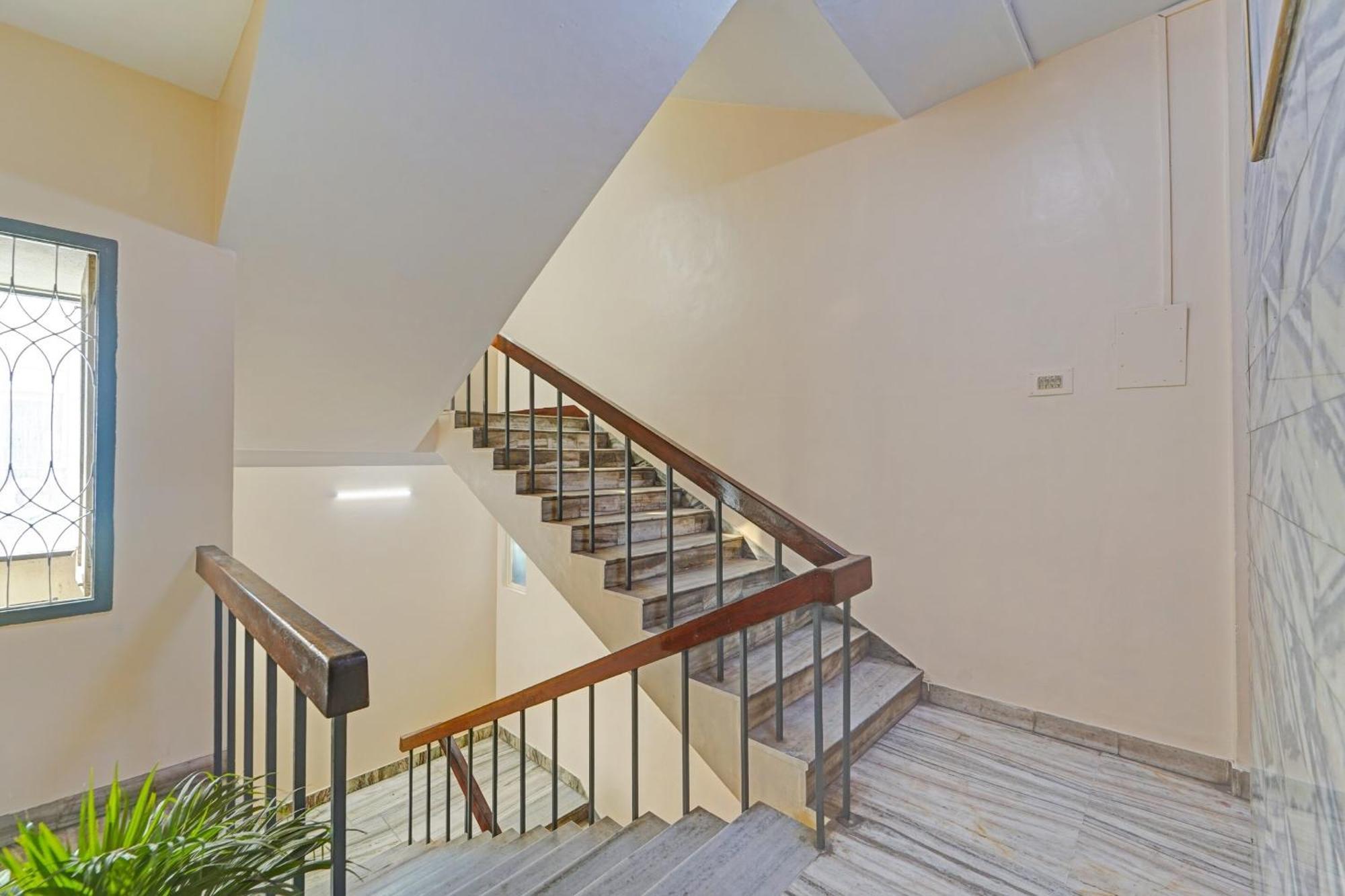 Super Townhouse G Silver Hotels Mount Road Madras Buitenkant foto